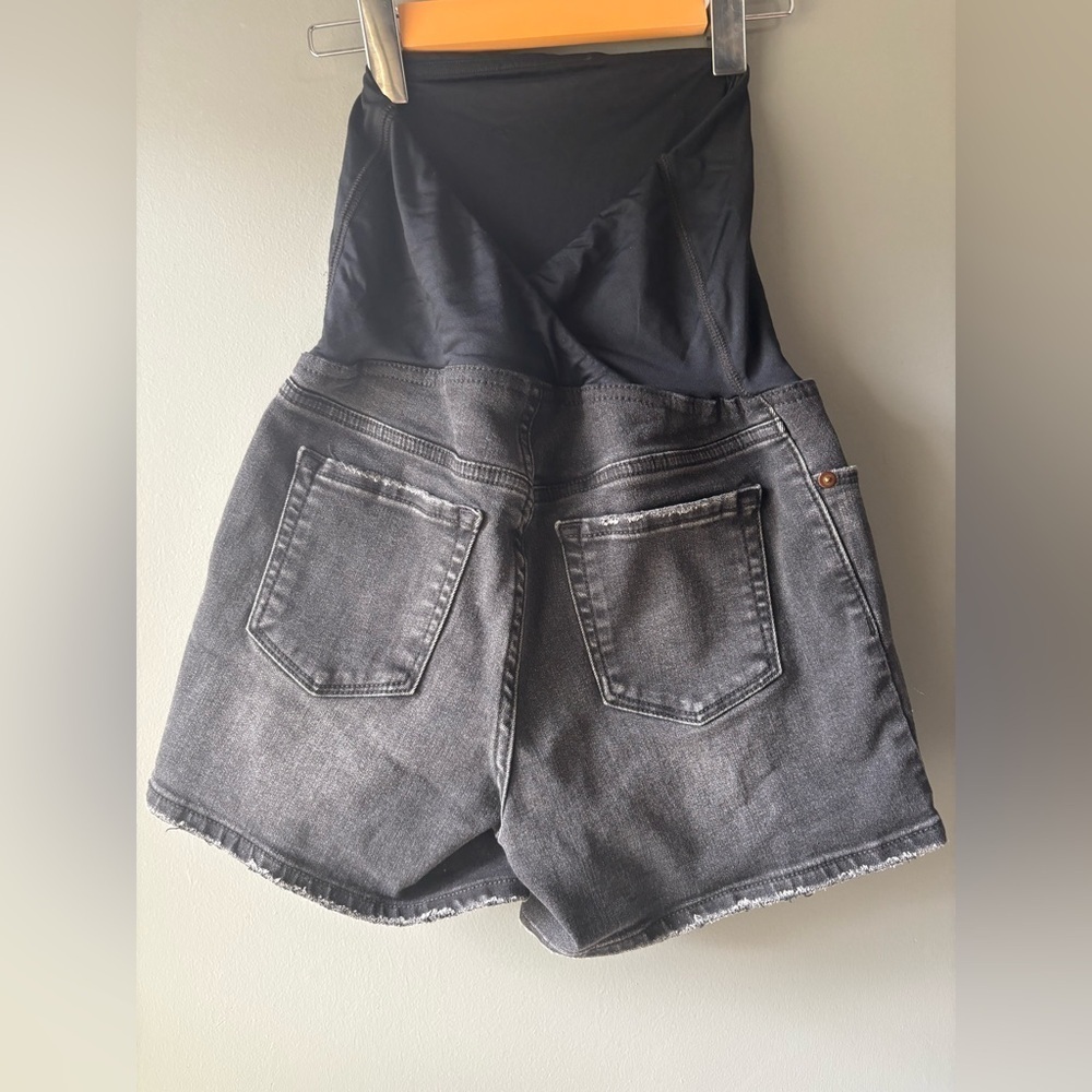 Isabel, midi short size 2, tummy control black maternity shorts. - Picture 4 of 7